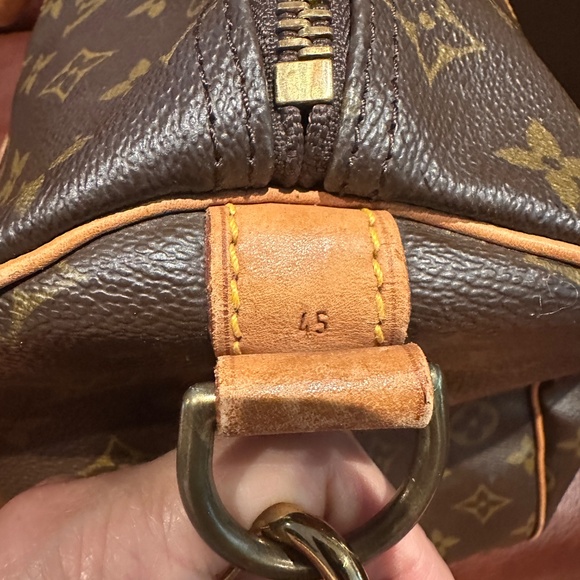 Authentic Louis Vuitton Keepall Bandoulier 45 - Picture 4 of 11
